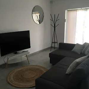 https://gte-lumineux-et-confortable-dans-un-mas-provenal.fr-provencehotel.com