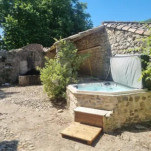 https://grand-mas-provenal-avec-jacuzzi.fr-provencehotel.com