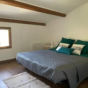 https://charmant-appartement-campagne-aixoise.fr-provencehotel.com