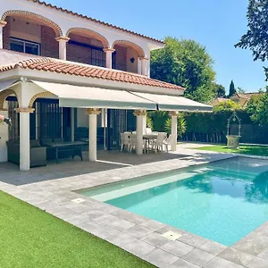 Villa Alamos Jerez I Piscina Salada Climatizada I Bbq I Jardines I 850m2, Jerez de la Frontera